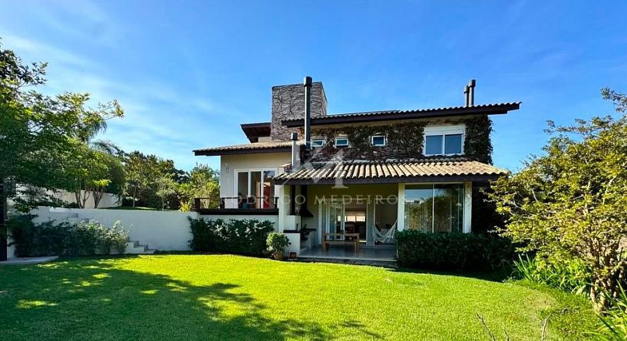Casa em condomnio no bairro Cacup, Florianpolis