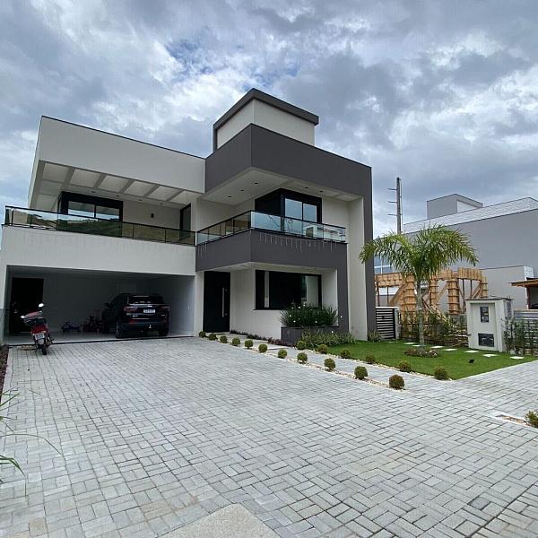 Casa duplex  venda no Parque da Pedra, Palhoa, com piscina e 3 sutes